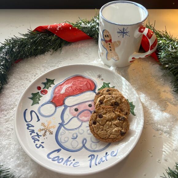 SANTA Cookie Plate and Mug Set/Gingerbread Man, Candy and Snowflakes in Gold - Picture 8 of 9
